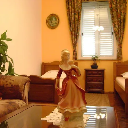 בית הארחה Marijana 2*